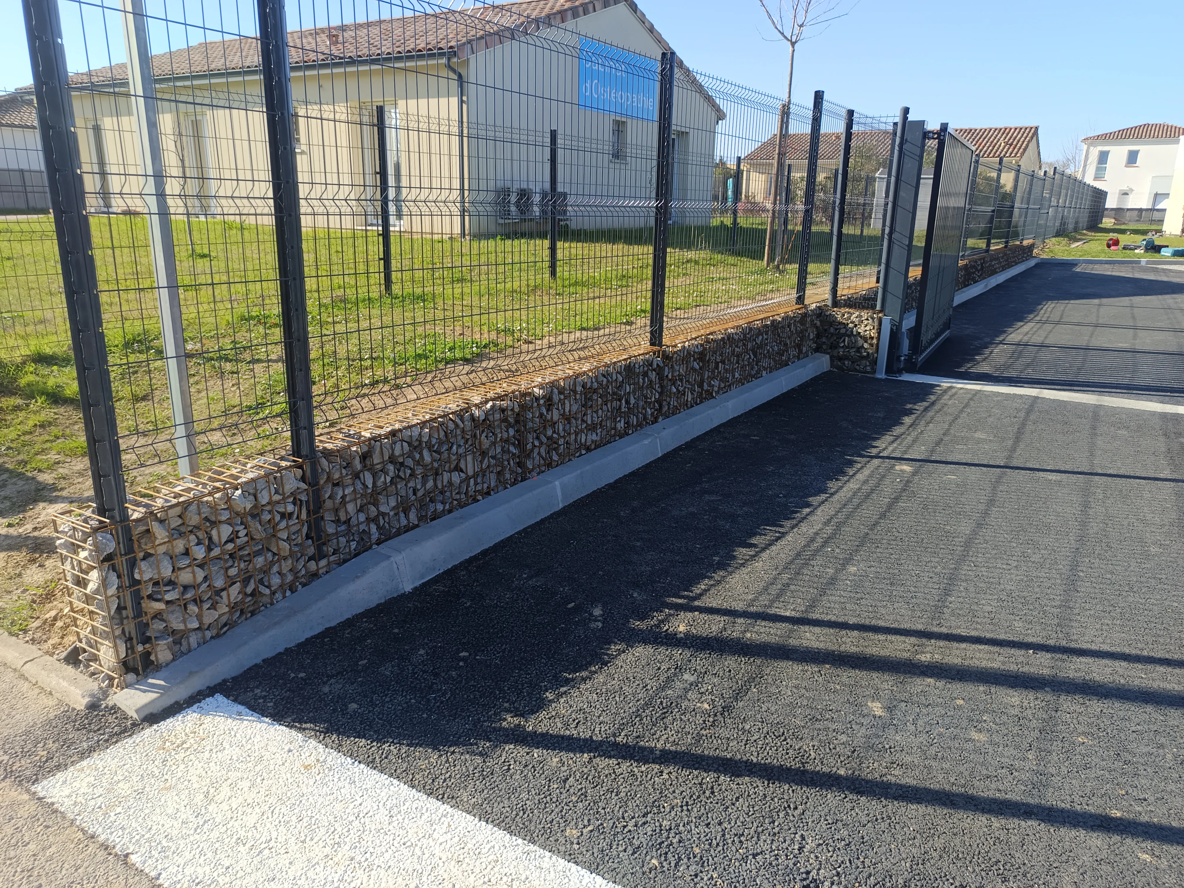 Clôture souple ou rigide